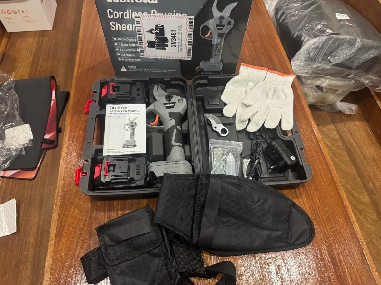 Recenzie Adriana Petre